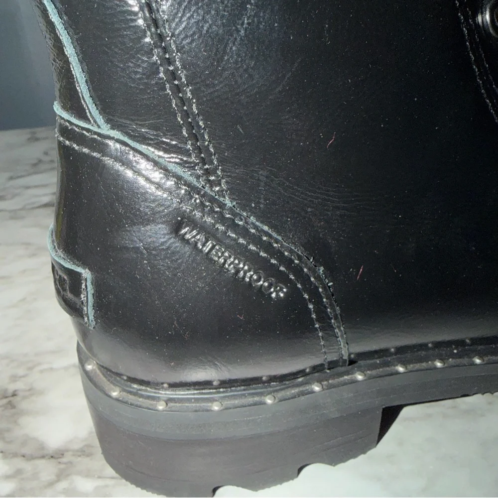 Sorel black boots
